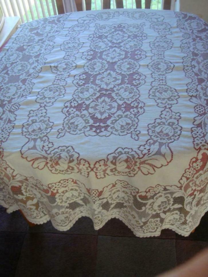 Nappe Rectangulaire Gris Beige 1m80 X 1m20 Ancienne, Maison & Meubles, Nappes, Utilisé, Enlèvement ou Envoi