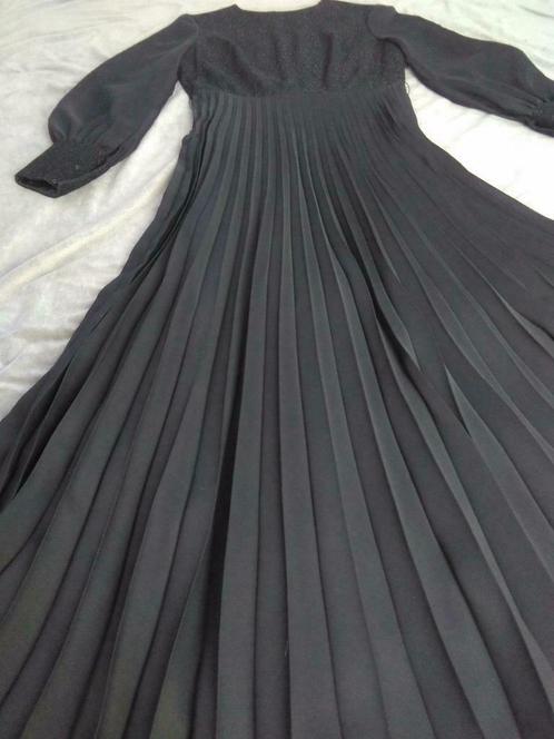 Longue robe de cérémonie noire taille 38, Kleding | Dames, Gelegenheidskleding, Zo goed als nieuw, Galajurk, Maat 38/40 (M), Zwart