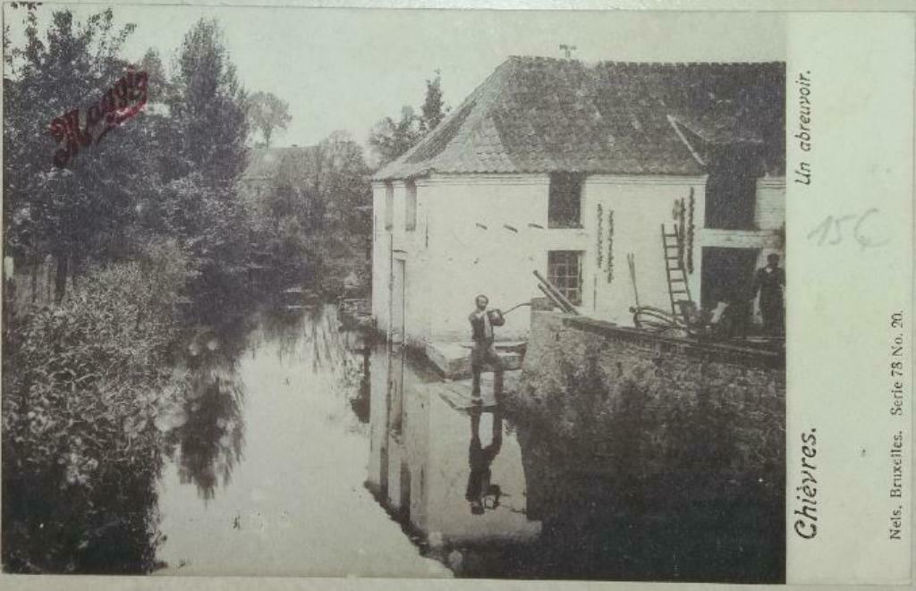 Carte Postale Chièvres Un abreuvoir, Ophalen of Verzenden, Voor 1920, Ongelopen, Henegouwen