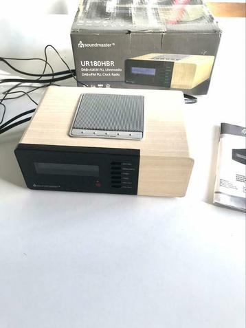 Wekkerradio dab+ soundmaster UR180HBR, Enlèvement ou Envoi, Comme neuf, Digital