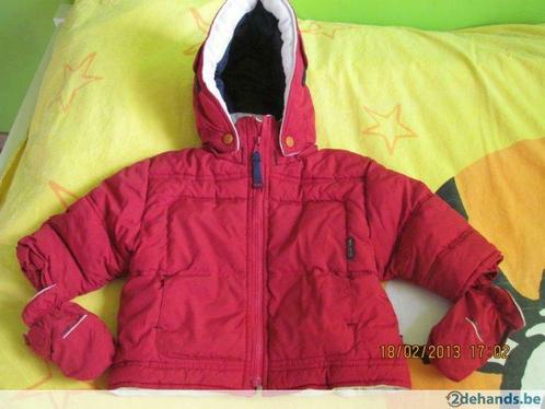 Timberland rood jasje met wantjes maat 68 unisex, Kinderen en Baby's, Babykleding | Maat 68, Gebruikt, Jongetje of Meisje, Jasje