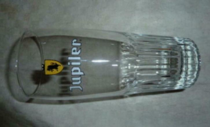 Bier glas JUPILER geel - zwart logo zonder maataanduiding, Collections, Verres & Petits Verres, Utilisé, Verre à bière, Enlèvement ou Envoi