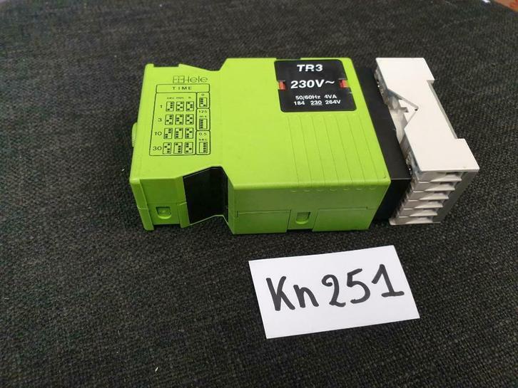 kn0251: timer tijdklok van tele model : E3V TIME DELAY RELAY, Hobby en Vrije tijd, Elektronica-componenten, Nieuw, Ophalen of Verzenden