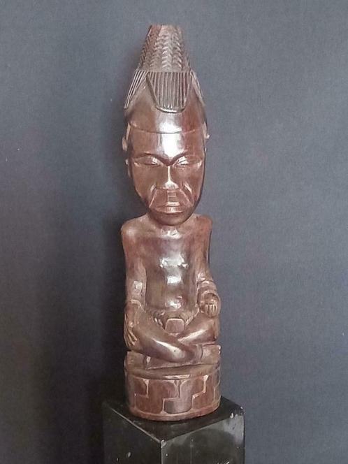 Roi kuba ndong  hauteur 30cm, Antiquités & Art, Art | Art non-occidental, Enlèvement ou Envoi