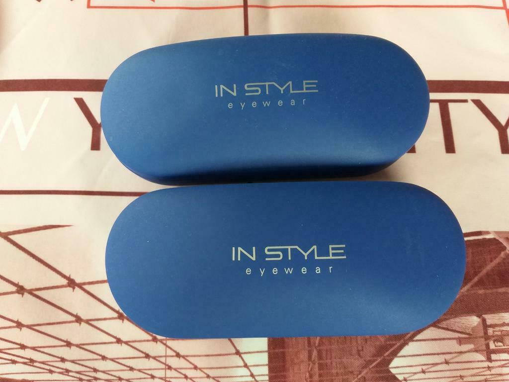 Lot de 2 boîtes / étuis à lunettes bleus, Enlèvement ou Envoi, Comme neuf, Bleu, Lunettes