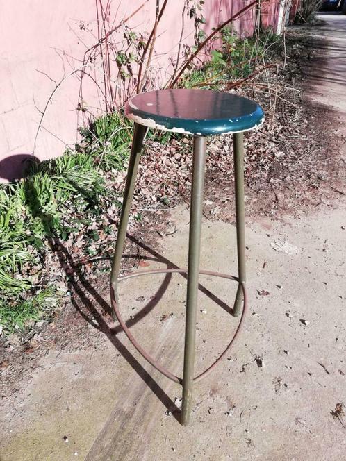 Vintage industrieel design laboratorium krukje, Antiek en Kunst, Antiek | Meubels | Stoelen en Sofa's, Ophalen