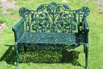 Banc de jardin en fonte patinée  beschikbaar voor biedingen