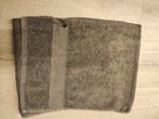 Badhanddoek groot Nicky Vankets 70x140cm, Huis en Inrichting, Ophalen of Verzenden, Gebruikt, Bruin, Handdoek
