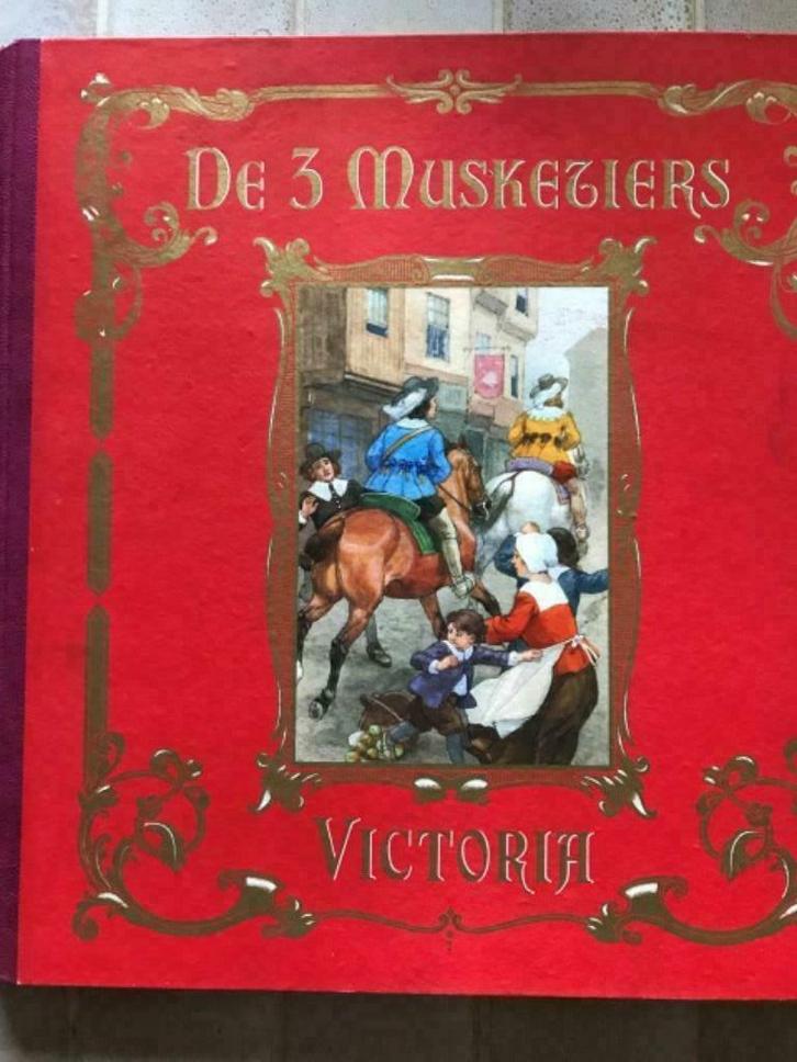 De Drie Musketiers Victoria deel 1 en 2, Antiek en Kunst, Antiek | Boeken en Manuscripten, Ophalen