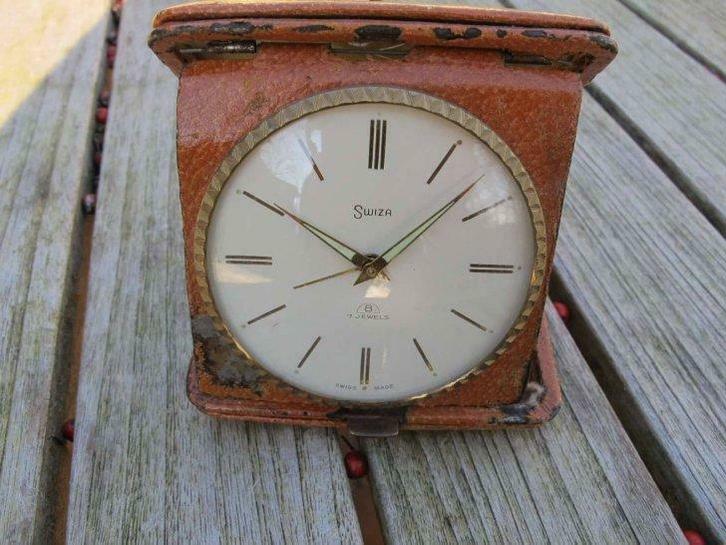 Swiza 8 days vintage wekker reiswekker leder ca. 1960, Elektronische apparatuur, Wekkers, Gebruikt, Analoog, Ophalen of Verzenden
