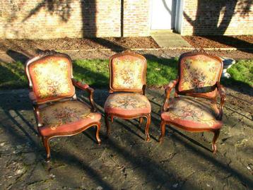 Lot de 3 chaises/fauteuils de style - Très belle exécution