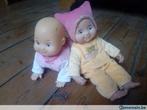 2 bébés poupées Minikiss marche à 4 pattes / fait des bisous, Utilisé, Enlèvement ou Envoi