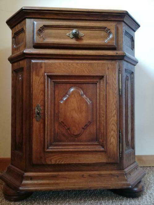 Kast in eik - Massief hout eik - Wandkast in nieuwstaat !, Antiek en Kunst, Antiek | Meubels | Kasten, Ophalen