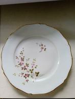 Assiette en porcelaine française avec dessins de fleurs, Bord(en), Gebruikt, Ophalen of Verzenden, Porselein