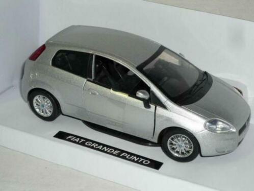 NEW RAY REF. 71046 FIAT GRANDE PUNTO GRISE ECHELLE 1/24, Hobby & Loisirs créatifs, Voitures miniatures | 1:24, Neuf, Voiture, Autres marques