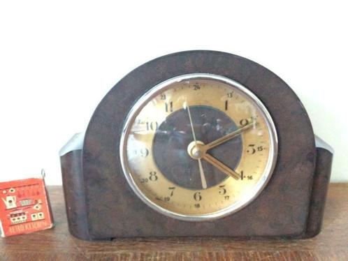 Pendule de cheminée en bakélite marbrée marron foncé et doré, Maison & Meubles, Accessoires pour la Maison | Horloges, Utilisé