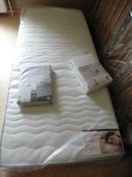 Bed + matras (210 x 90) NIEUW voor grote persoon