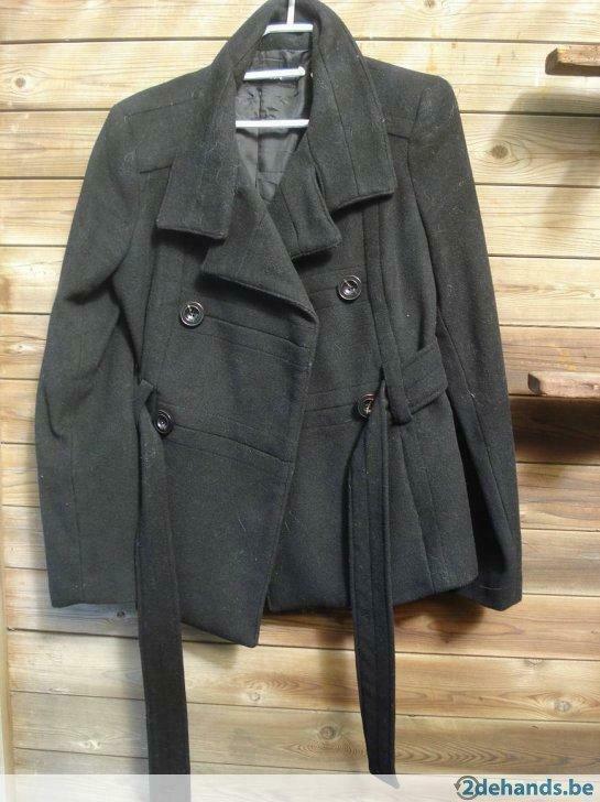 Warme stoffen zwarte winterjas met knopen "Zara", Kleding | Dames, Jassen | Winter, Gedragen, Maat 38/40 (M), Ophalen of Verzenden