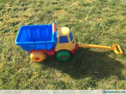 Camion plastique bleu-jaune-rouge pour jardin et plage, Enfants & Bébés, Jouets | Autre, Utilisé, Enlèvement