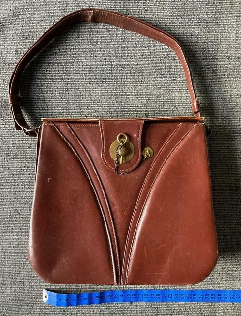 vintage handtas, Handtassen en Accessoires, Tassen | Damestassen, Gebruikt, Handtas, Bruin, Ophalen of Verzenden