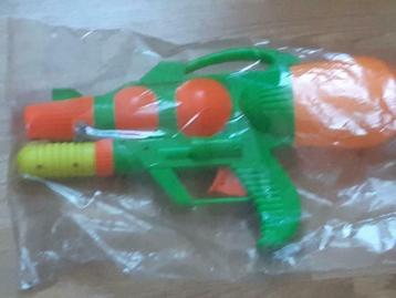 waterpistool (verschillende kleuren) met spuit en reservoir, Enlèvement, Comme neuf