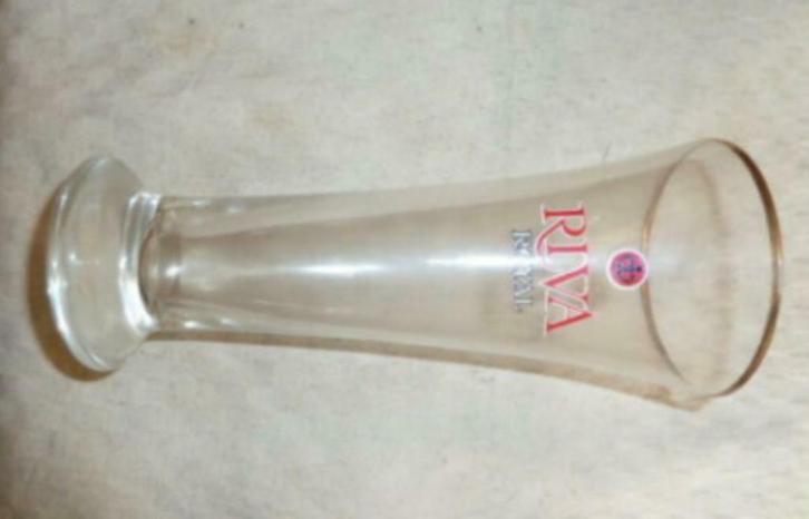 #E bier glas RIVA ROYAL ' Fluitje ' Brouwerij Riva Dentergem, Verzamelen, Glas en Drinkglazen, Gebruikt, Bierglas, Ophalen of Verzenden