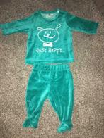 Pyjama bébé velours Orchestra peu porté comme neuf, Enfants & Bébés, Comme neuf, Garçon, Vêtements de nuit ou Sous-vêtements