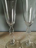 2 champagneglazen, jaar 2000., Huis en Inrichting, Keuken | Servies, Nieuw, Glas, Glas of Glazen, Ophalen of Verzenden