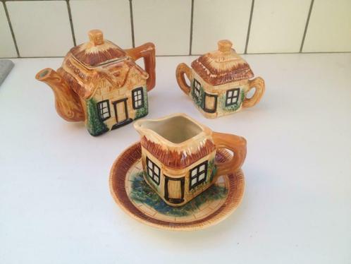 theepot melk en suikerpot servies novex, Antiek en Kunst, Antiek | Servies los, Ophalen of Verzenden