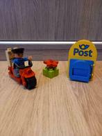 Duplo postbode met bromfiets, Complete set, Duplo, Ophalen of Verzenden, Zo goed als nieuw