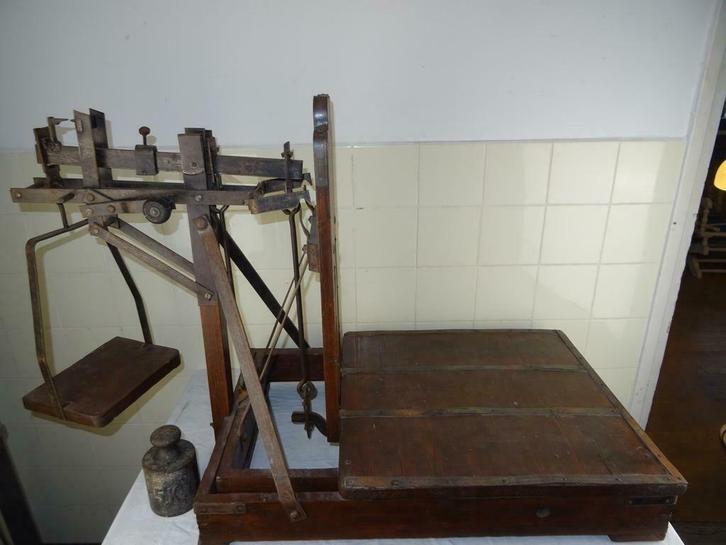 Antieke weegschaal enorme antieke bascule Afhalen 119 euro, Antiek en Kunst, Antiek | Gereedschap en Instrumenten, Ophalen