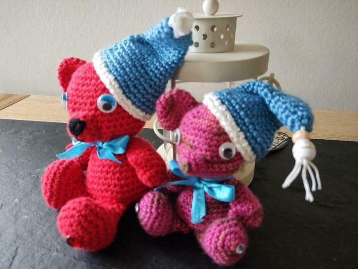 Handgemaakt : Twee leuke kerstbeertjes, Diversen, Kerst, Zo goed als nieuw, Ophalen of Verzenden