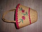 kleine vintage rieten mand, Huis en Inrichting, Ophalen of Verzenden, Zo goed als nieuw, Riet, Mand