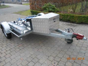 Motortrailer Geremd te huur - motoraanhanger beschikbaar voor biedingen