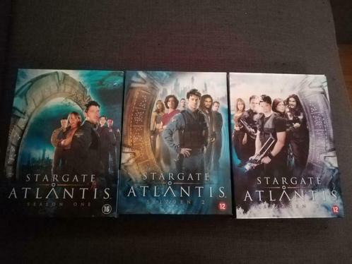 Stargate Atlantis - Seizoen 1 + 2 + 3, CD & DVD, DVD | Science-Fiction & Fantasy, Science-Fiction, Coffret, À partir de 16 ans