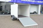 Gesloten aanhangwagen met oprijklep
