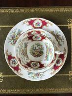 Foley 1850 Bone China, Broadway, Floral Paradise Bird, trio, Ophalen of Verzenden, Zo goed als nieuw, Porselein, Kop en/of schotel