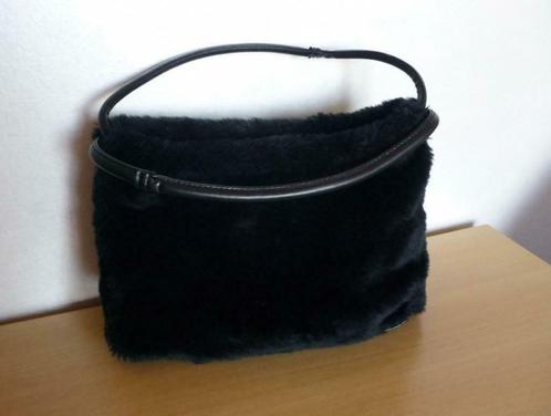 Zwarte nepbont handtas, Handtassen en Accessoires, Tassen | Damestassen, Handtas, Ophalen of Verzenden