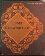 Uudet nyplaysmallit, Eeva-Liisa Kortelahti (kantklossen), Enlèvement ou Envoi