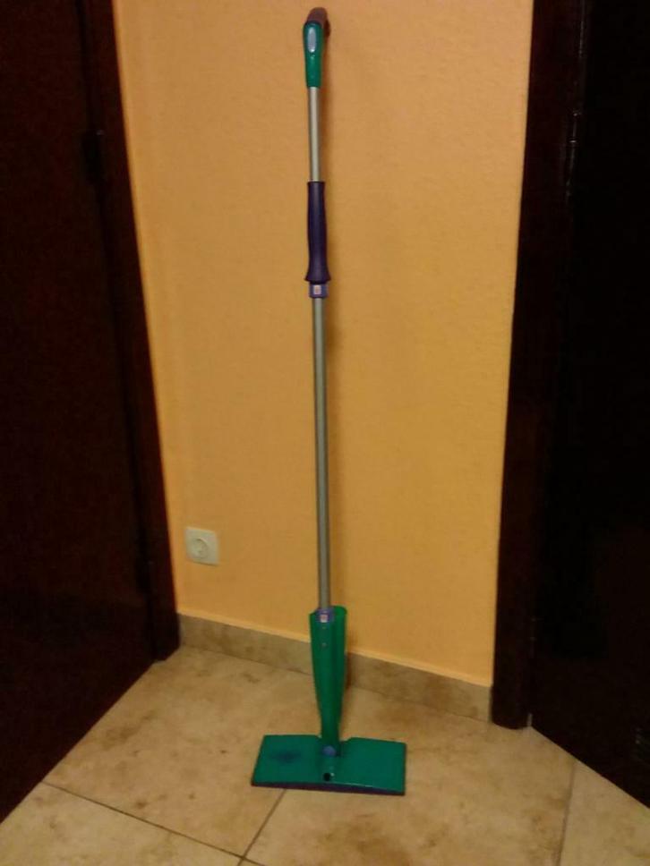 balai swiffer wetjet, Maison & Meubles, Produits de nettoyage, Brosse ou Balai, Enlèvement