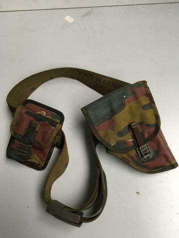 MILITAIRE UITRUSTING beschikbaar voor biedingen