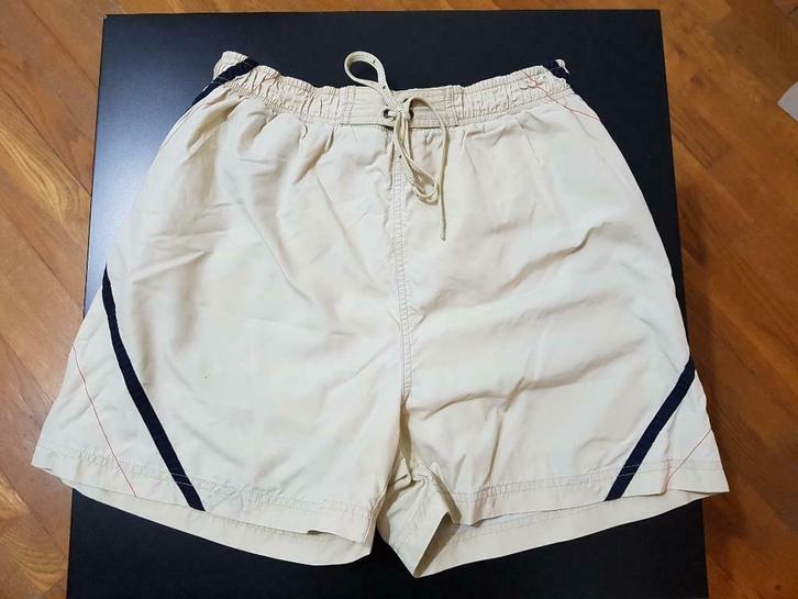 Witte sport/zwemshort van Converse (S), Kleding | Heren, Badmode en Zwemkleding, Zwemshort, Maat 46 (S) of kleiner, Wit, Ophalen of Verzenden
