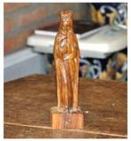 vierge en bois sculpté