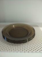 Assiettes Vintage  années 1970 verre fumé distribuées par BP, Enlèvement ou Envoi, Comme neuf, Assiette