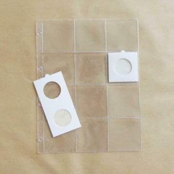 25 inlegbladen met 12 vakken voor grote munten, Timbres & Monnaies, Enlèvement ou Envoi