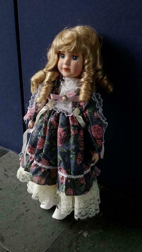 porseleinen pop 40 cm, Kinderen en Baby's, Speelgoed | Poppen, Nieuw, Overige typen, Ophalen
