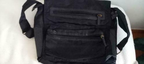 Zwarte tas met meerdere vakken, Handtassen en Accessoires, Tassen | Schoudertassen, Nieuw, Zwart, Ophalen of Verzenden