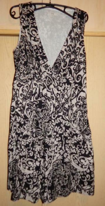 Robe en blanc noir - taille 40, Envoi, Comme neuf, Taille 38/40 (M), Blanc
