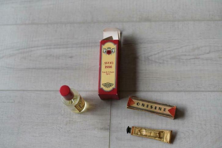 Retro reukwaren: Avon in doosje + zalf, Verzamelen, Retro, Persoonlijke verzorging, Ophalen of Verzenden