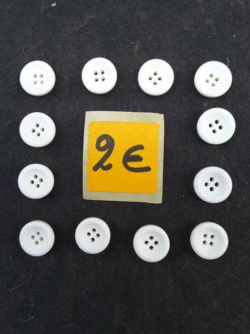 lot de 12 boutons 15 mm ép. 5 mm blanc neige 4 trous B12154, Hobby & Loisirs créatifs, Couture & Fournitures, Neuf, Bouton ou Boutons